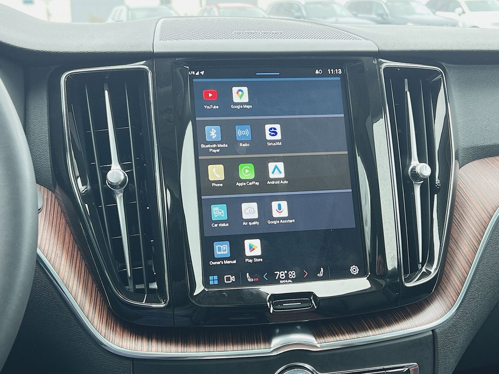 2024 Volvo XC60 B5 Plus Dark Theme