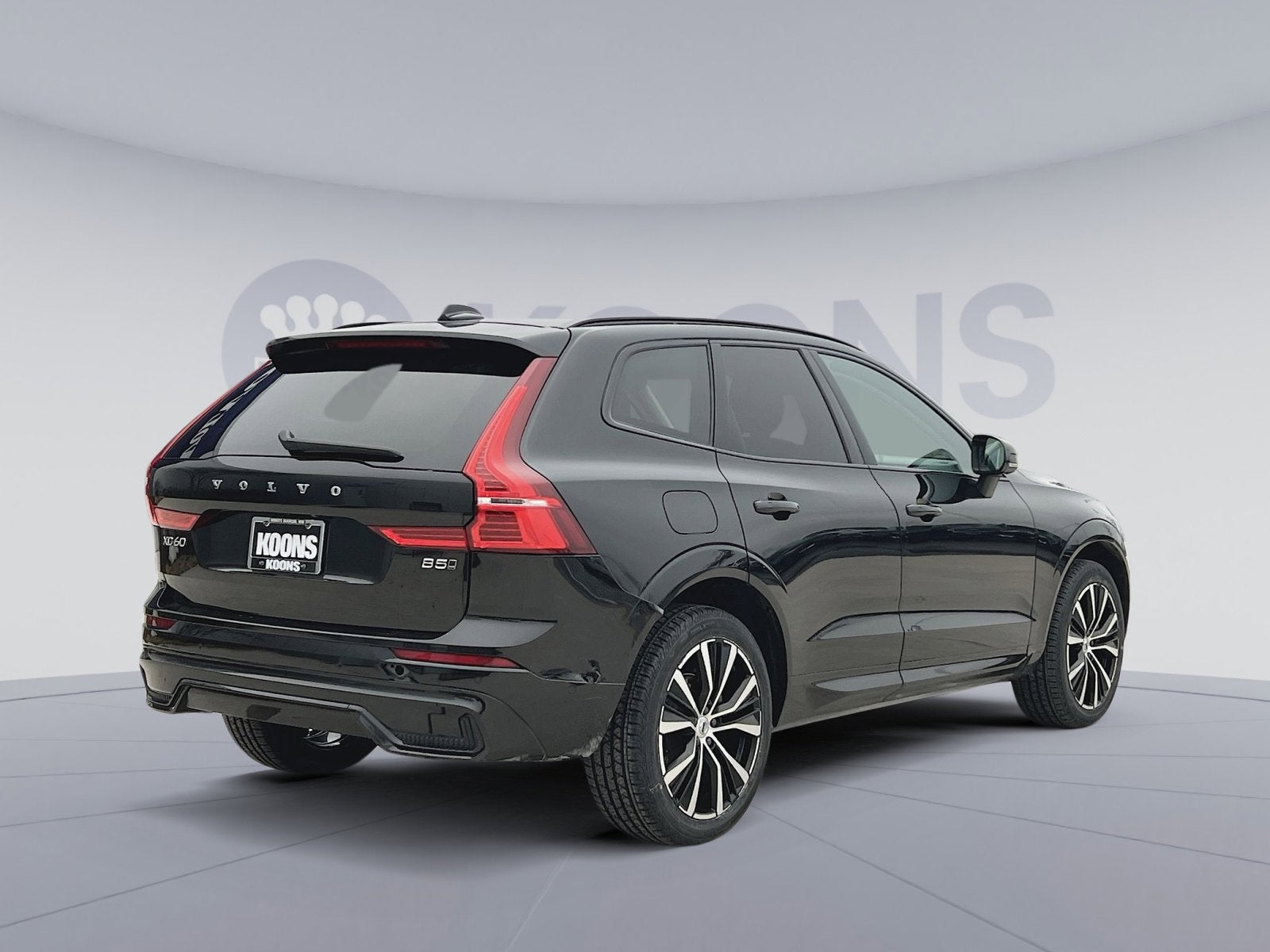 2024 Volvo XC60 B5 Plus Dark Theme