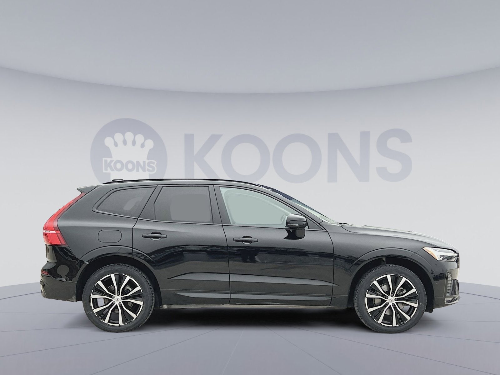 2024 Volvo XC60 B5 Plus Dark Theme