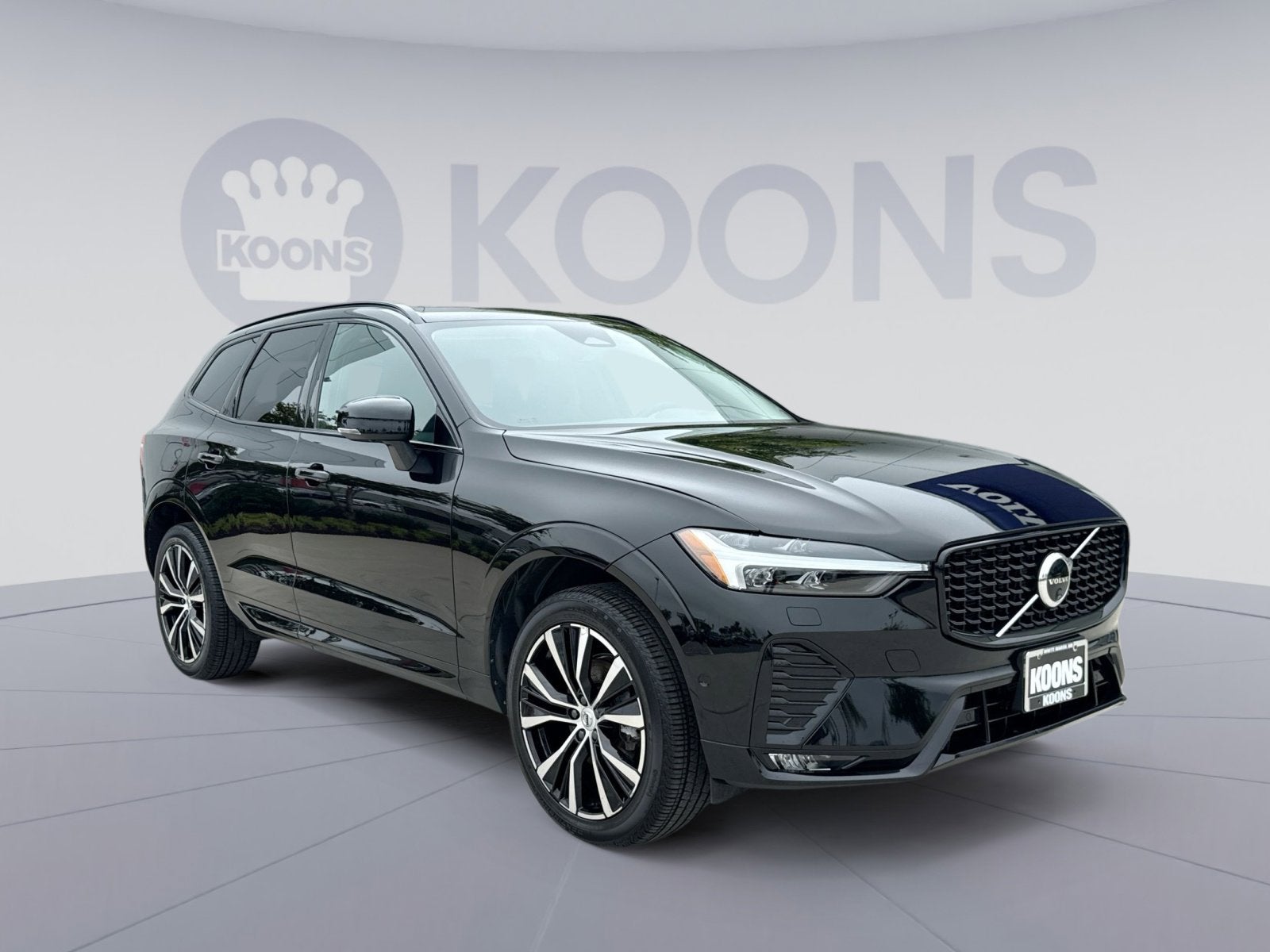 2024 Volvo XC60 B5 Plus Dark Theme