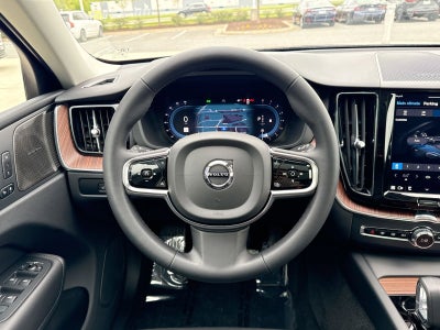 2024 Volvo XC60 B5 Plus Dark Theme