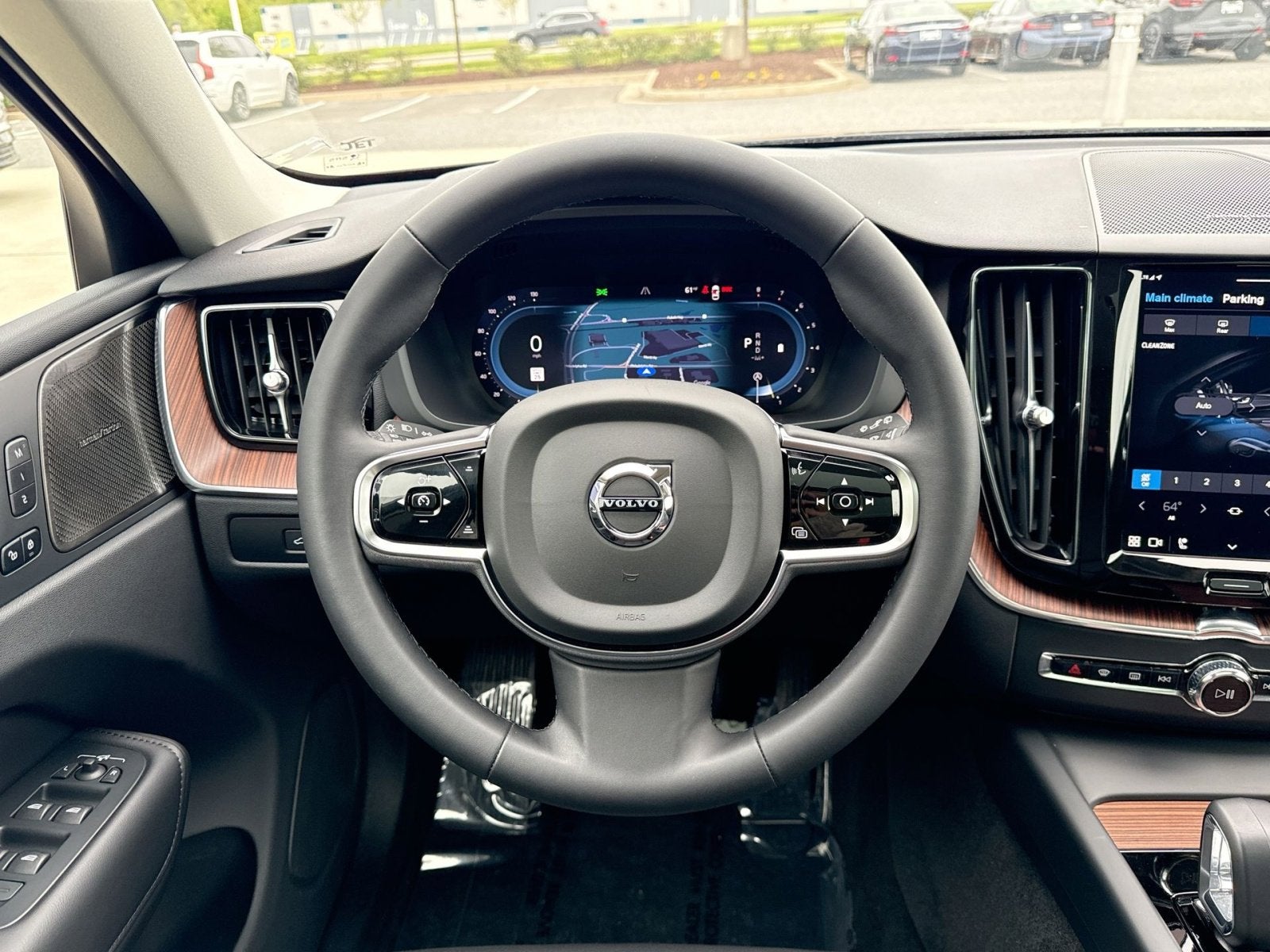 2024 Volvo XC60 B5 Plus Dark Theme