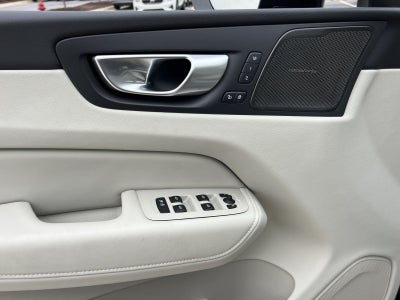2024 Volvo XC60 B5 Plus Dark Theme