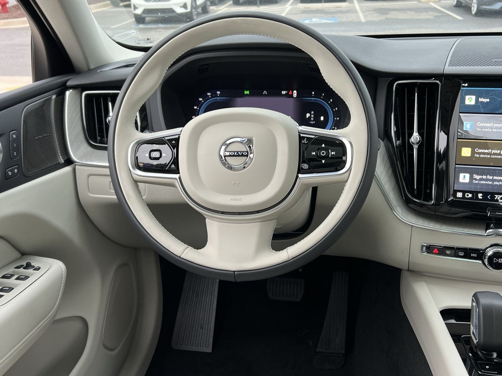 2024 Volvo XC60 B5 Plus Dark Theme