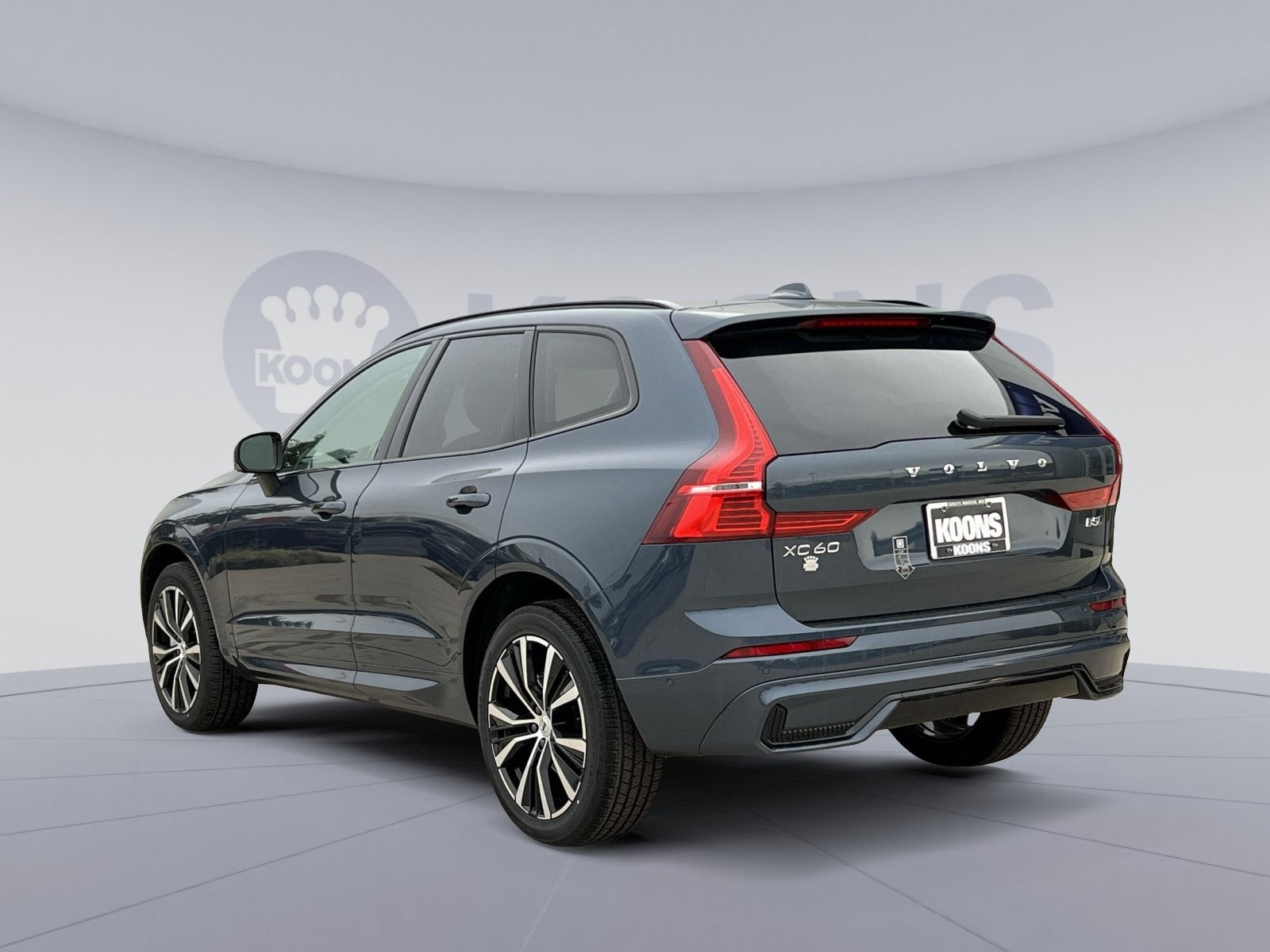 2024 Volvo XC60 B5 Plus Dark Theme