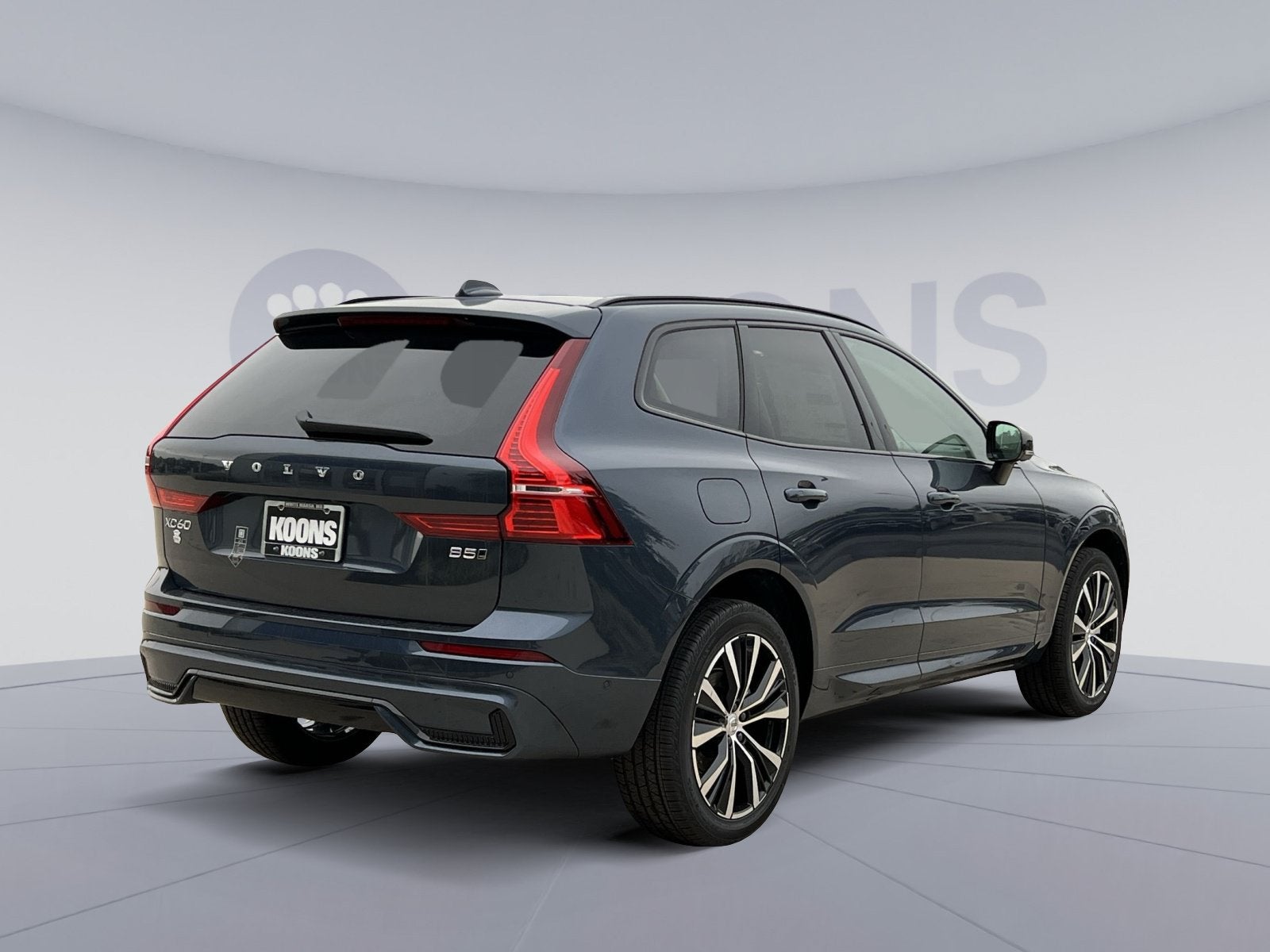 2024 Volvo XC60 B5 Plus Dark Theme