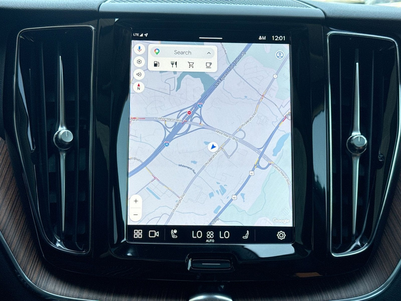 2024 Volvo XC60 B5 Plus Dark Theme