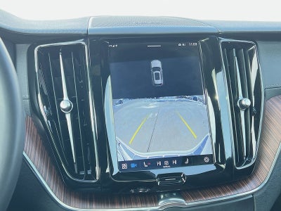 2023 Volvo XC60 B5 Ultimate Dark Theme