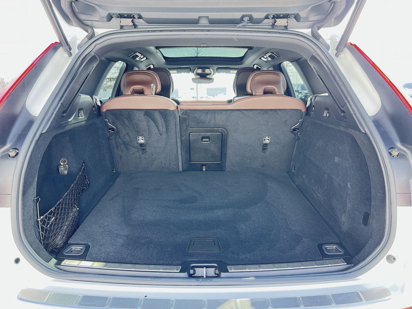 2023 Volvo XC60 B5 Ultimate Dark Theme