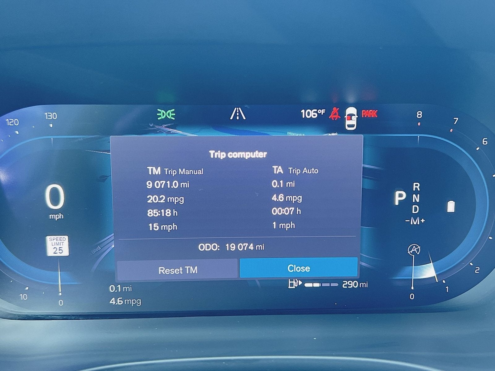 2024 Volvo XC60 B5 Ultimate Dark Theme