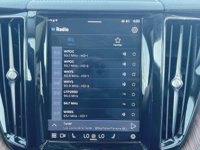2024 Volvo XC60 B5 Ultimate Dark Theme