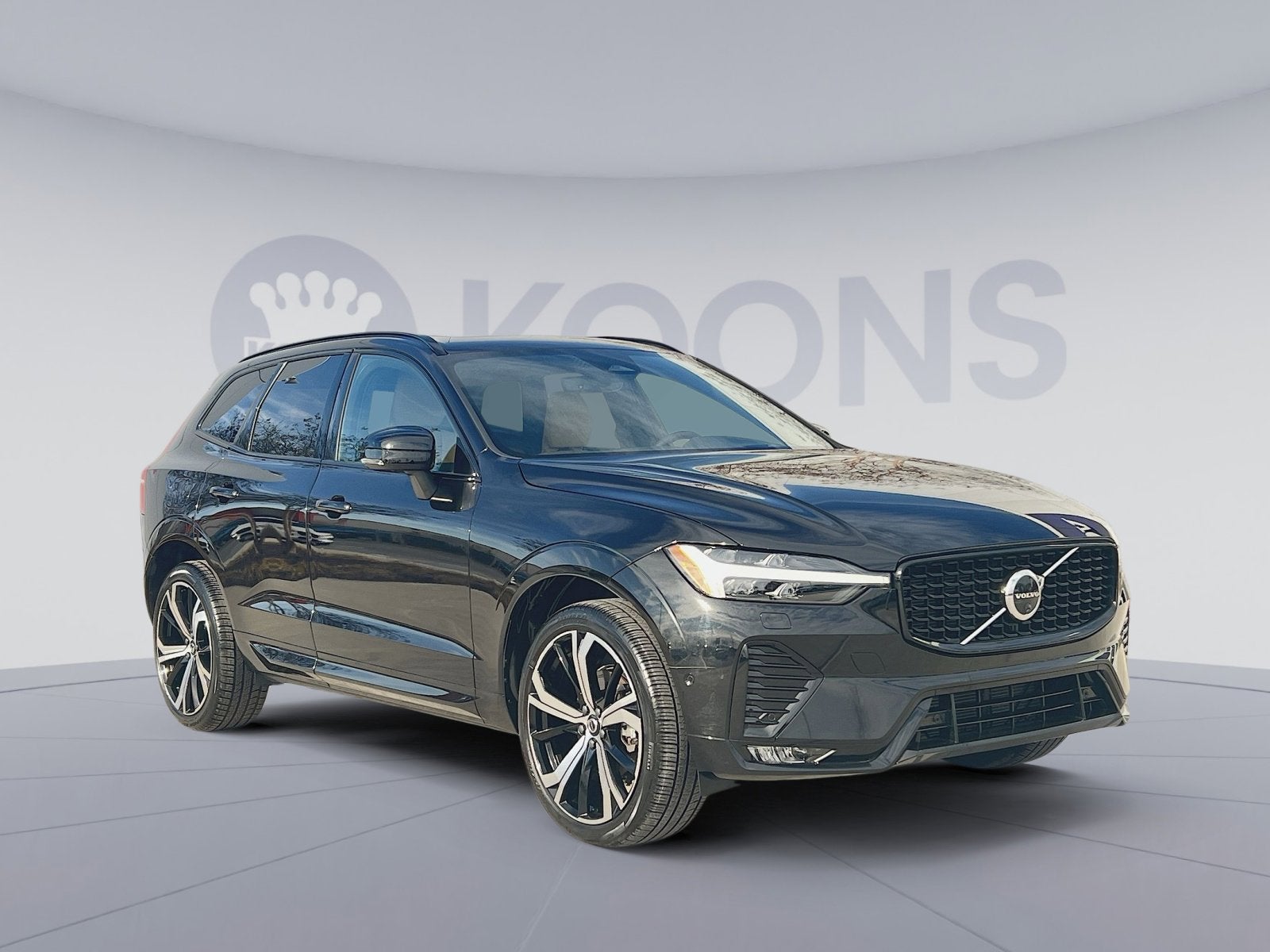 2024 Volvo XC60 B5 Ultimate Dark Theme