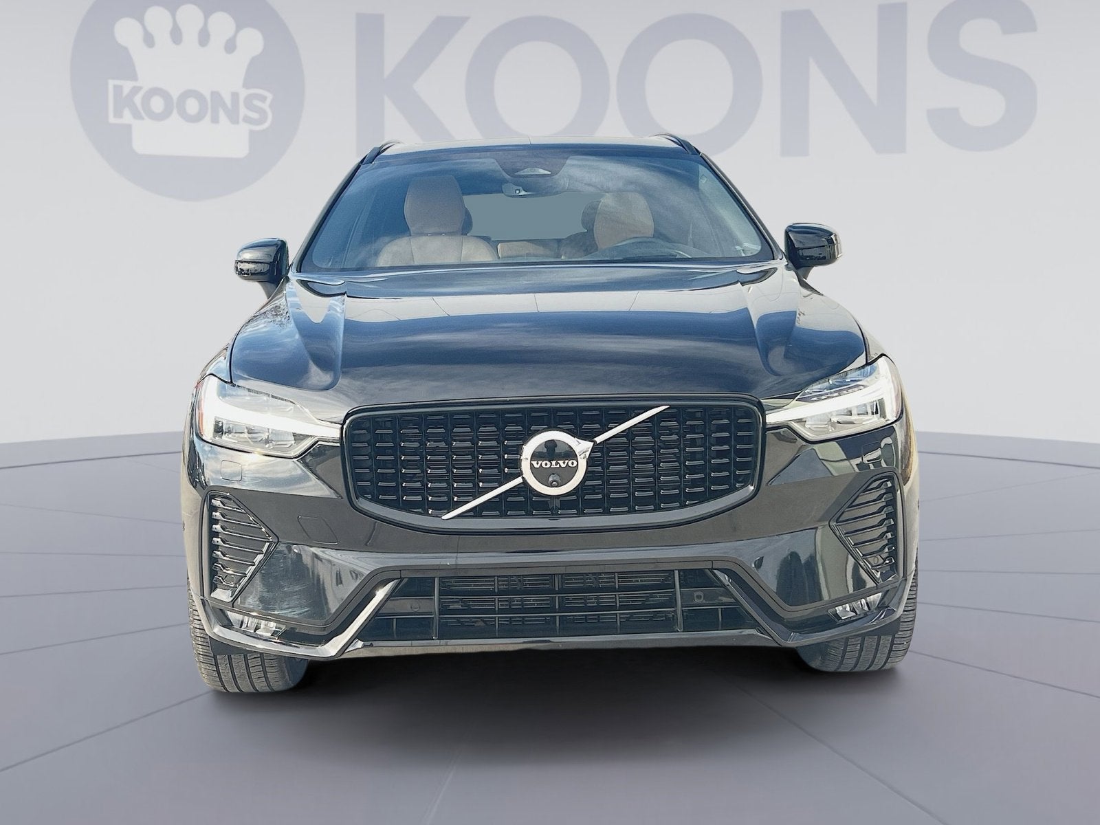 2024 Volvo XC60 B5 Ultimate Dark Theme