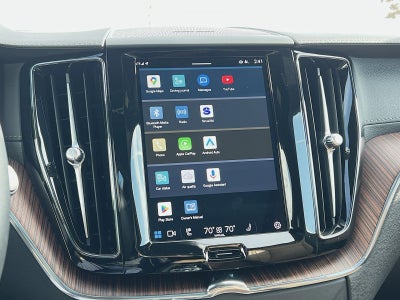 2024 Volvo XC60 B5 Ultimate Dark Theme