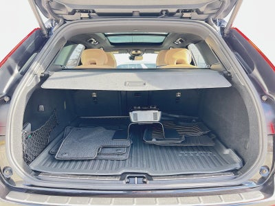 2024 Volvo XC60 B5 Ultimate Dark Theme