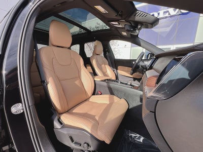 2024 Volvo XC60 B5 Ultimate Dark Theme