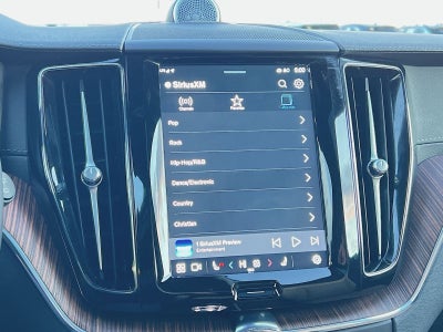 2024 Volvo XC60 B5 Ultimate Dark Theme