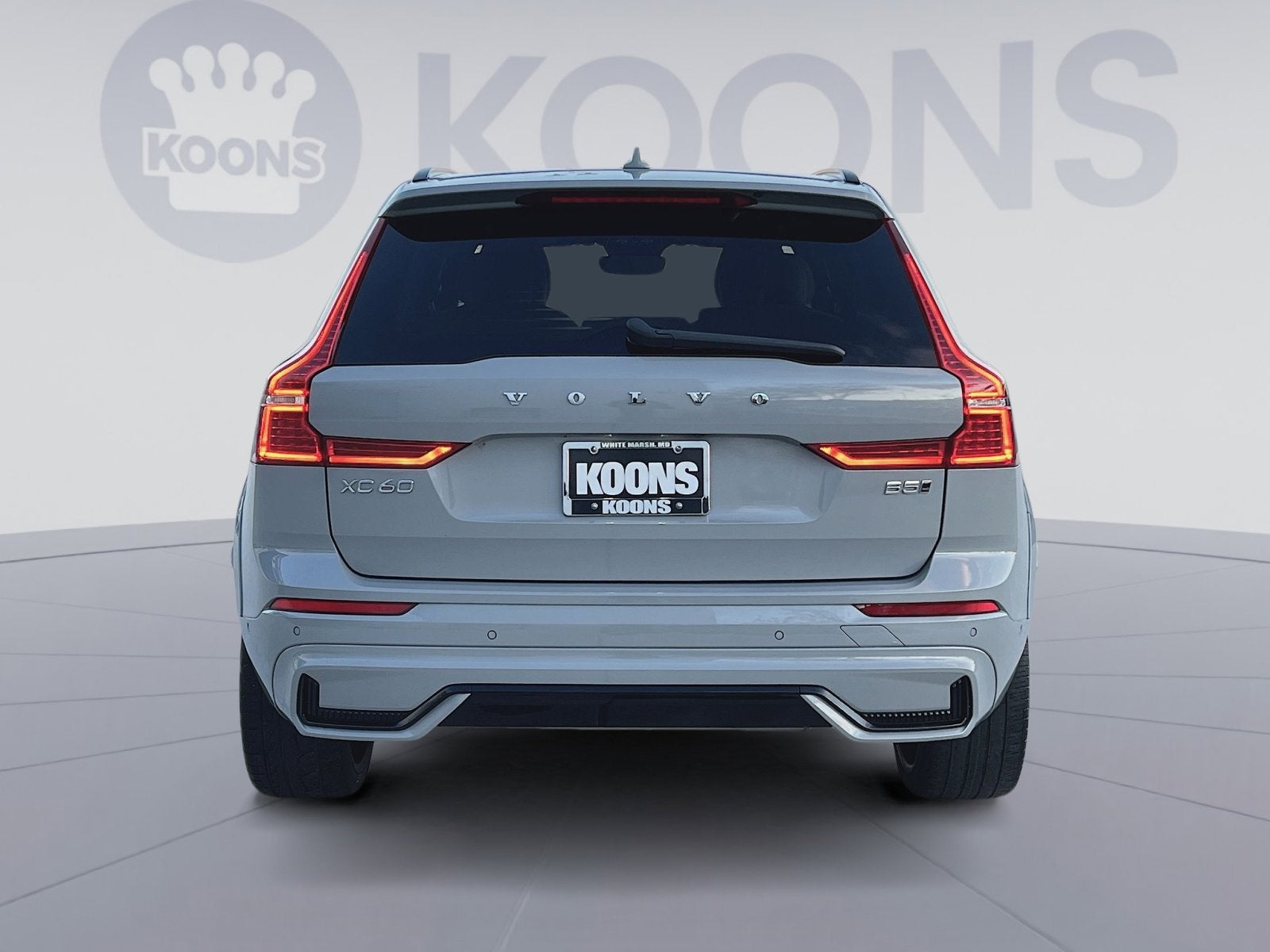 2024 Volvo XC60 B5 Ultimate Dark Theme