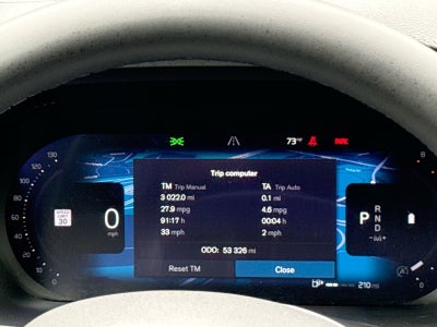 2024 Volvo XC60 B5 Ultimate Dark Theme