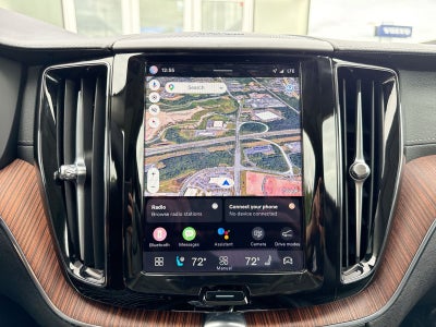 2024 Volvo XC60 B5 Ultimate Dark Theme