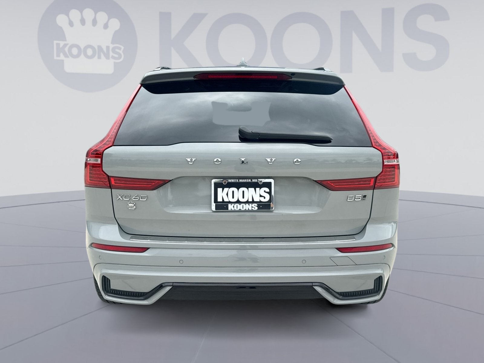 2024 Volvo XC60 B5 Ultimate Dark Theme