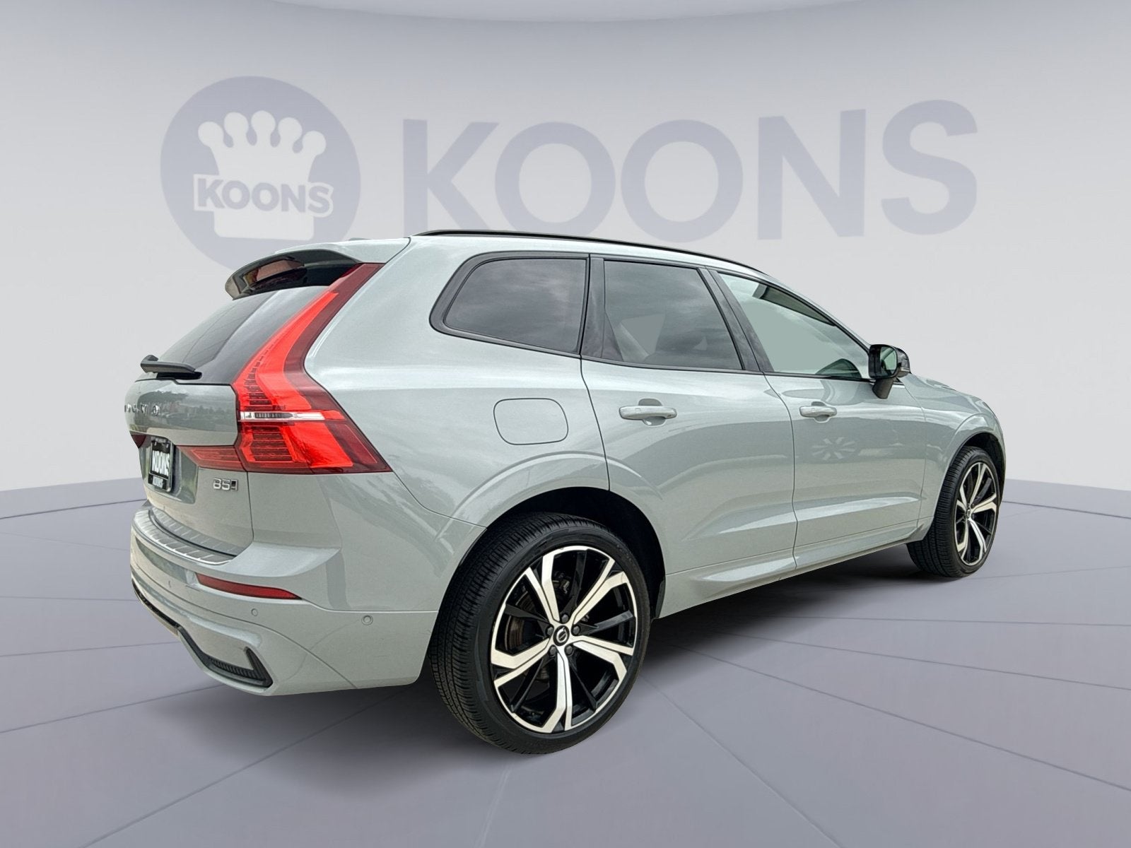 2024 Volvo XC60 B5 Ultimate Dark Theme