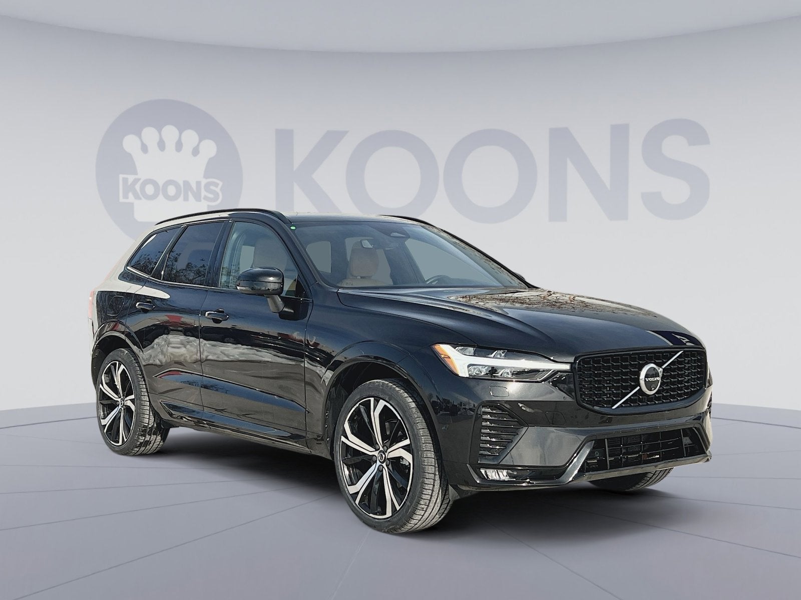 2024 Volvo XC60 B5 Ultimate Dark Theme