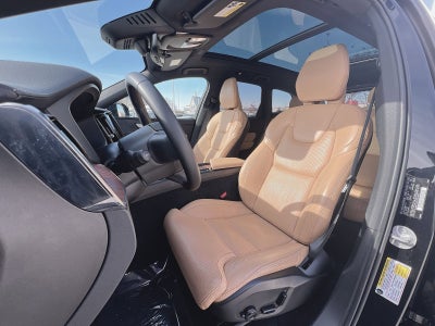 2024 Volvo XC60 B5 Ultimate Dark Theme