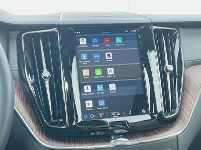 2024 Volvo XC60 B5 Ultimate Dark Theme