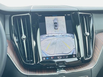 2024 Volvo XC60 B5 Ultimate Dark Theme