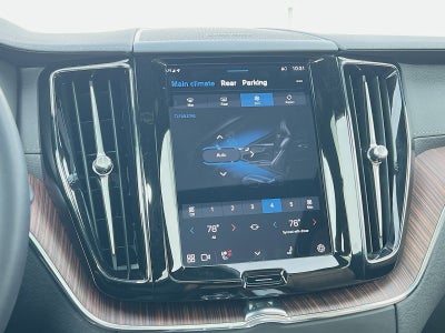 2024 Volvo XC60 B5 Ultimate Dark Theme