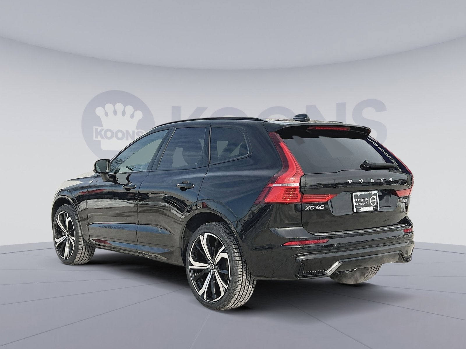 2024 Volvo XC60 B5 Ultimate Dark Theme