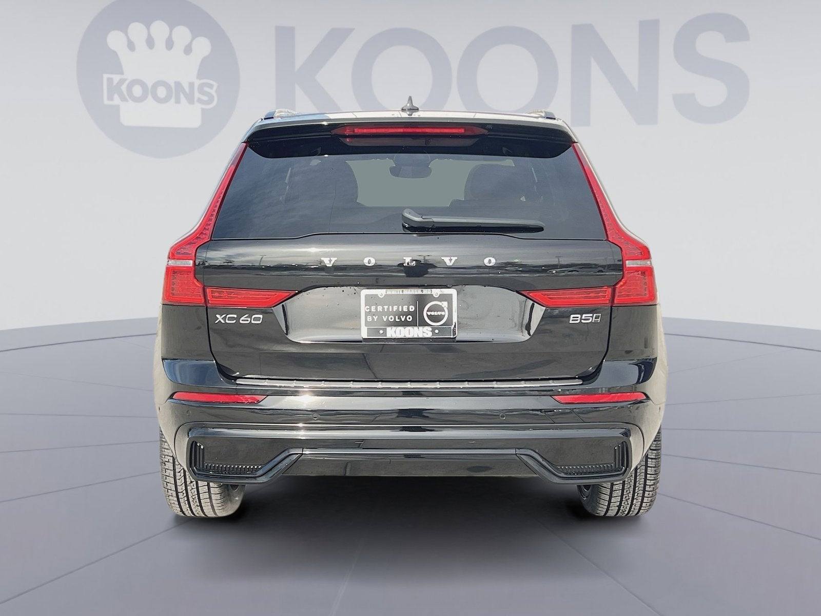 2024 Volvo XC60 B5 Ultimate Dark Theme