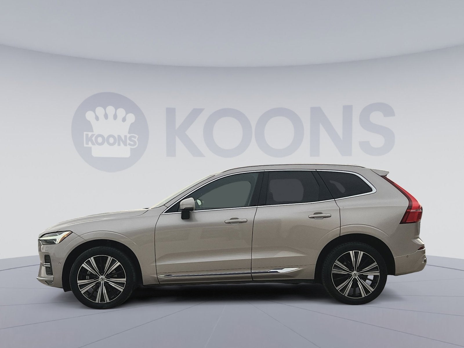 2023 Volvo XC60 B5 Plus Bright Theme