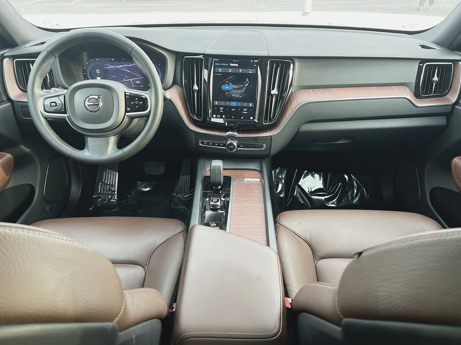 2023 Volvo XC60 B5 Plus Bright Theme