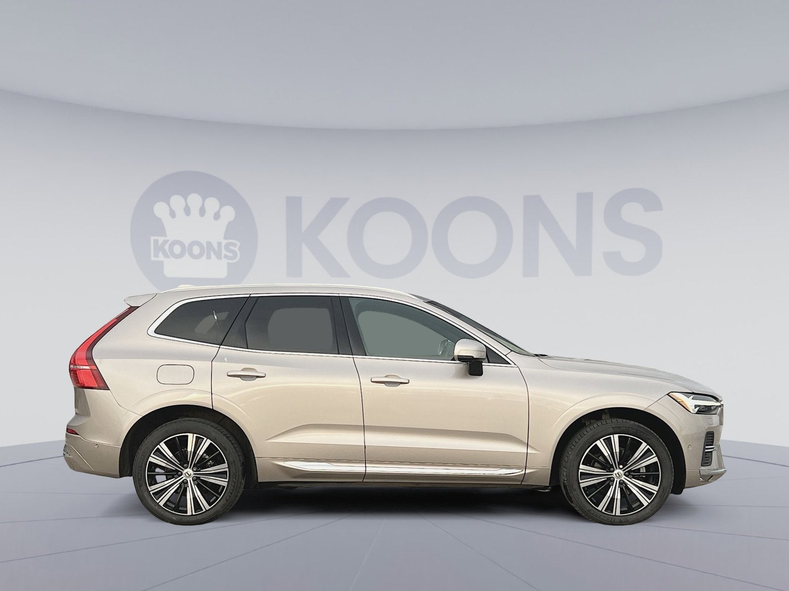 2023 Volvo XC60 B5 Plus Bright Theme