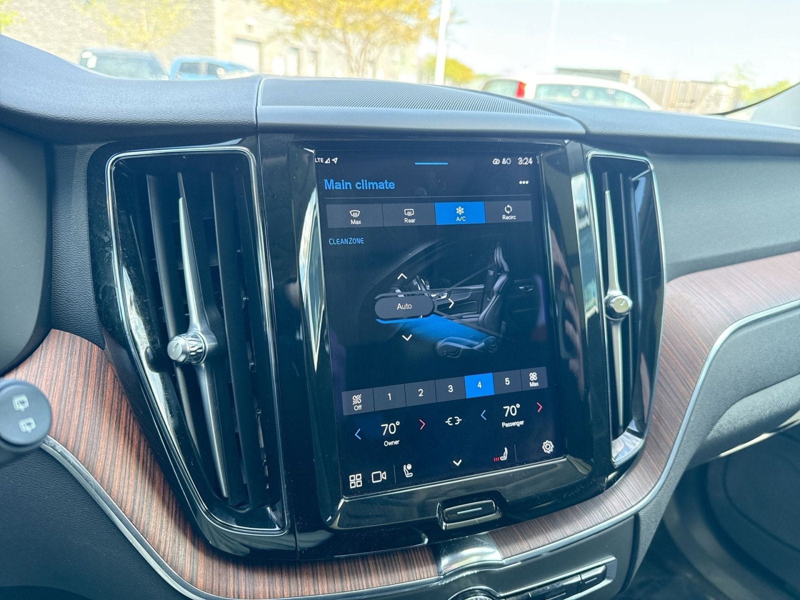 2023 Volvo XC60 B5 Plus Bright Theme