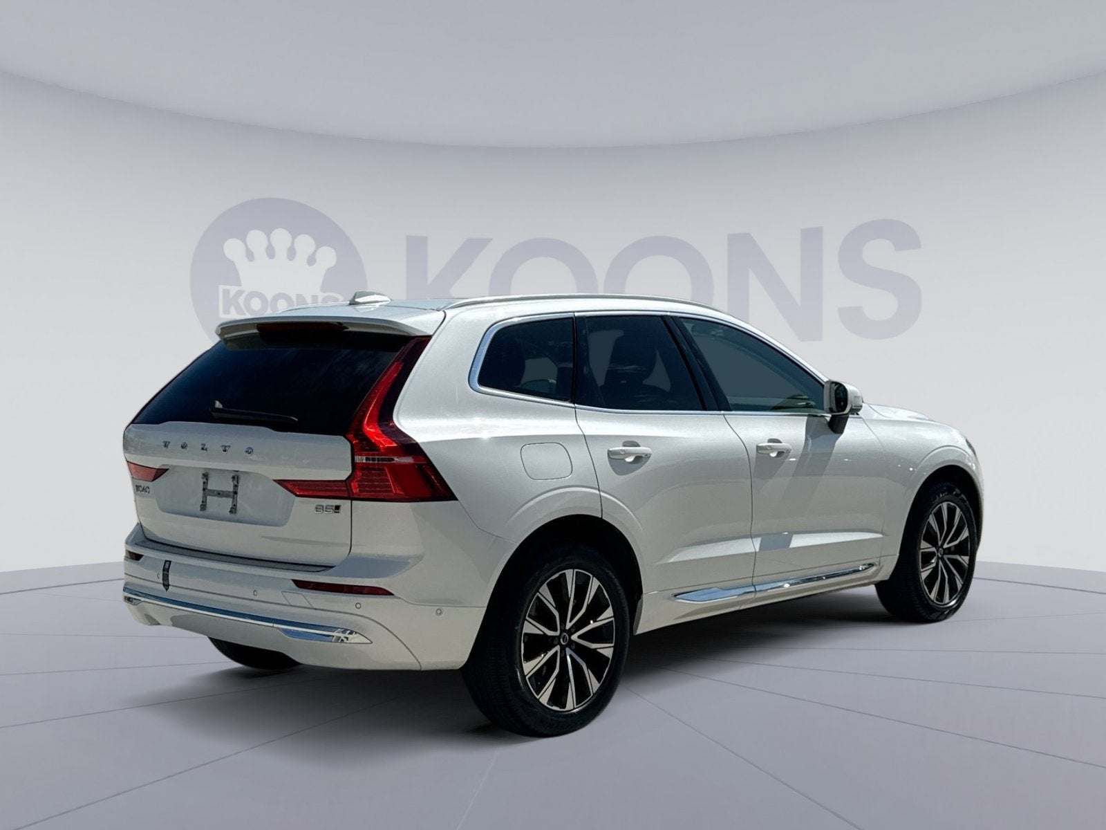 2023 Volvo XC60 B5 Plus Bright Theme
