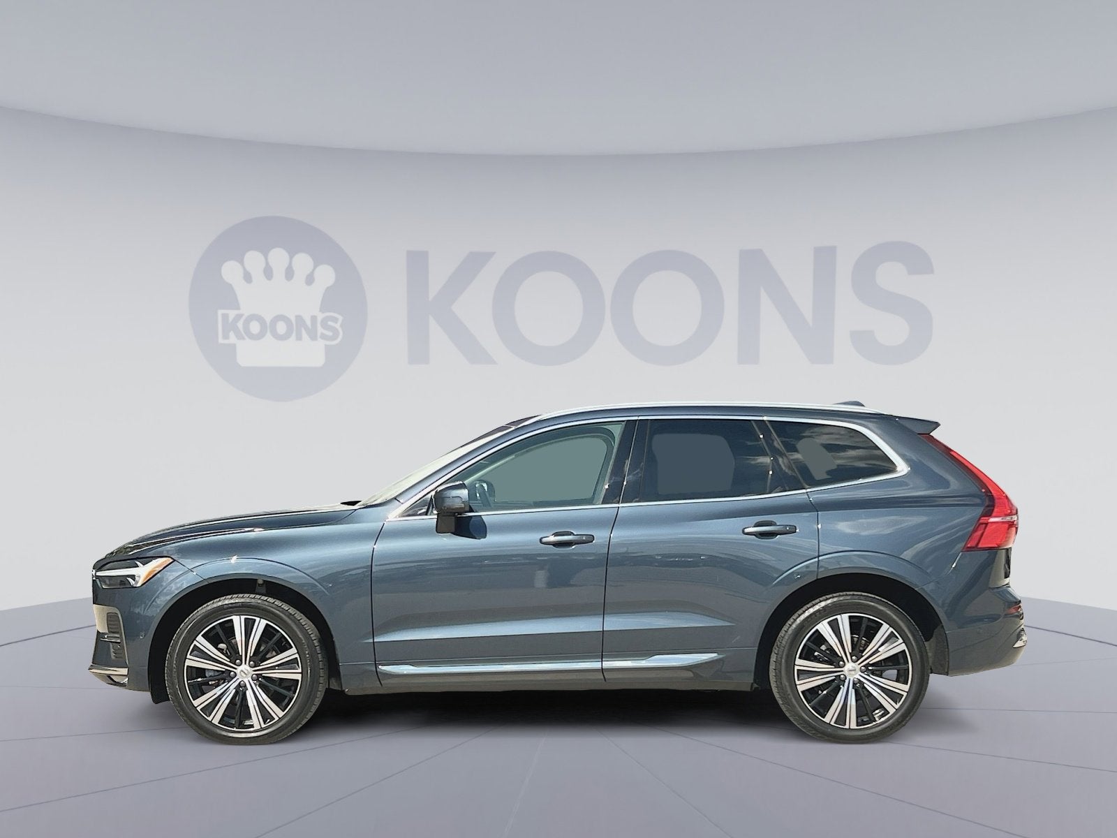 2023 Volvo XC60 B5 Plus Bright Theme