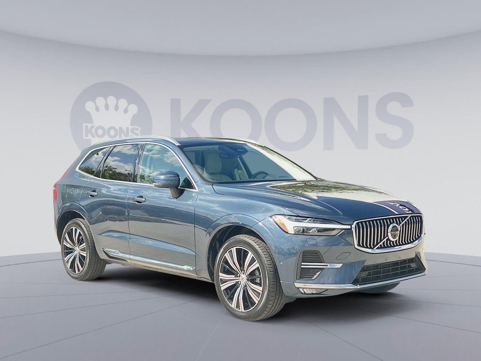 2023 Volvo XC60 B5 Plus Bright Theme