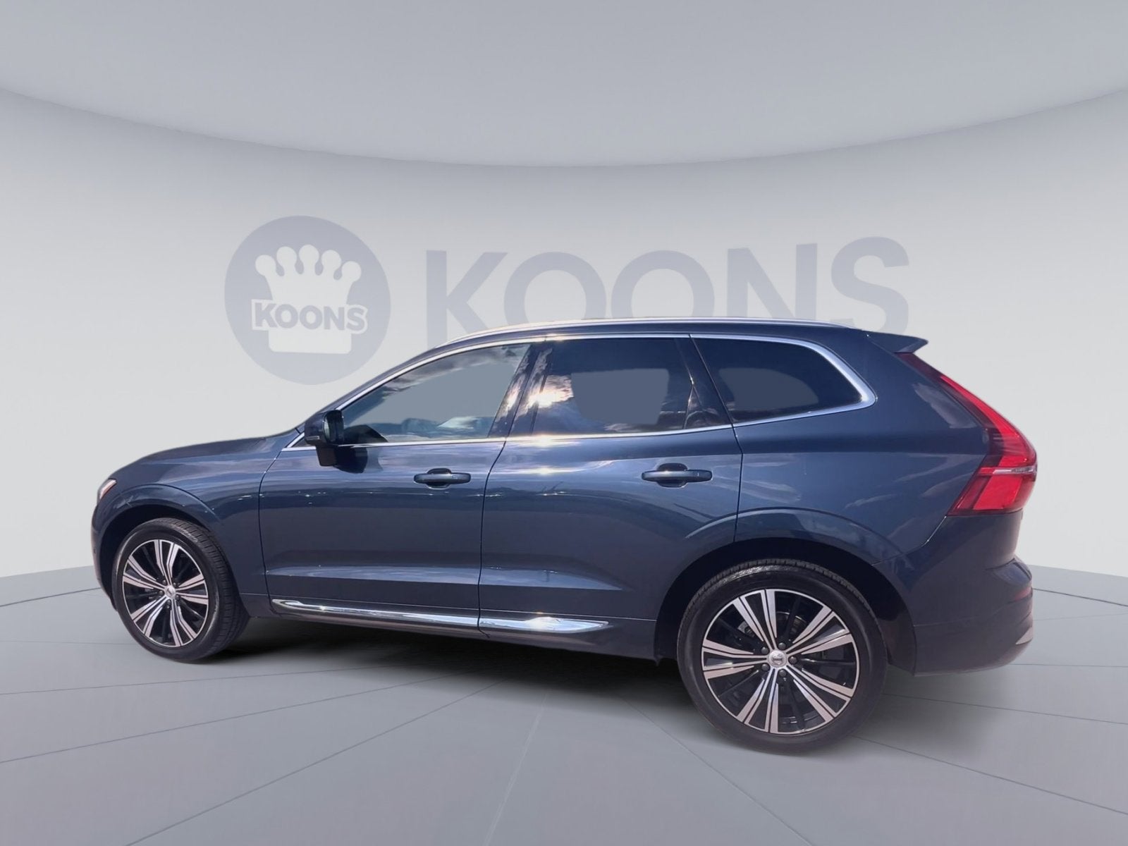 2023 Volvo XC60 B5 Plus Bright Theme
