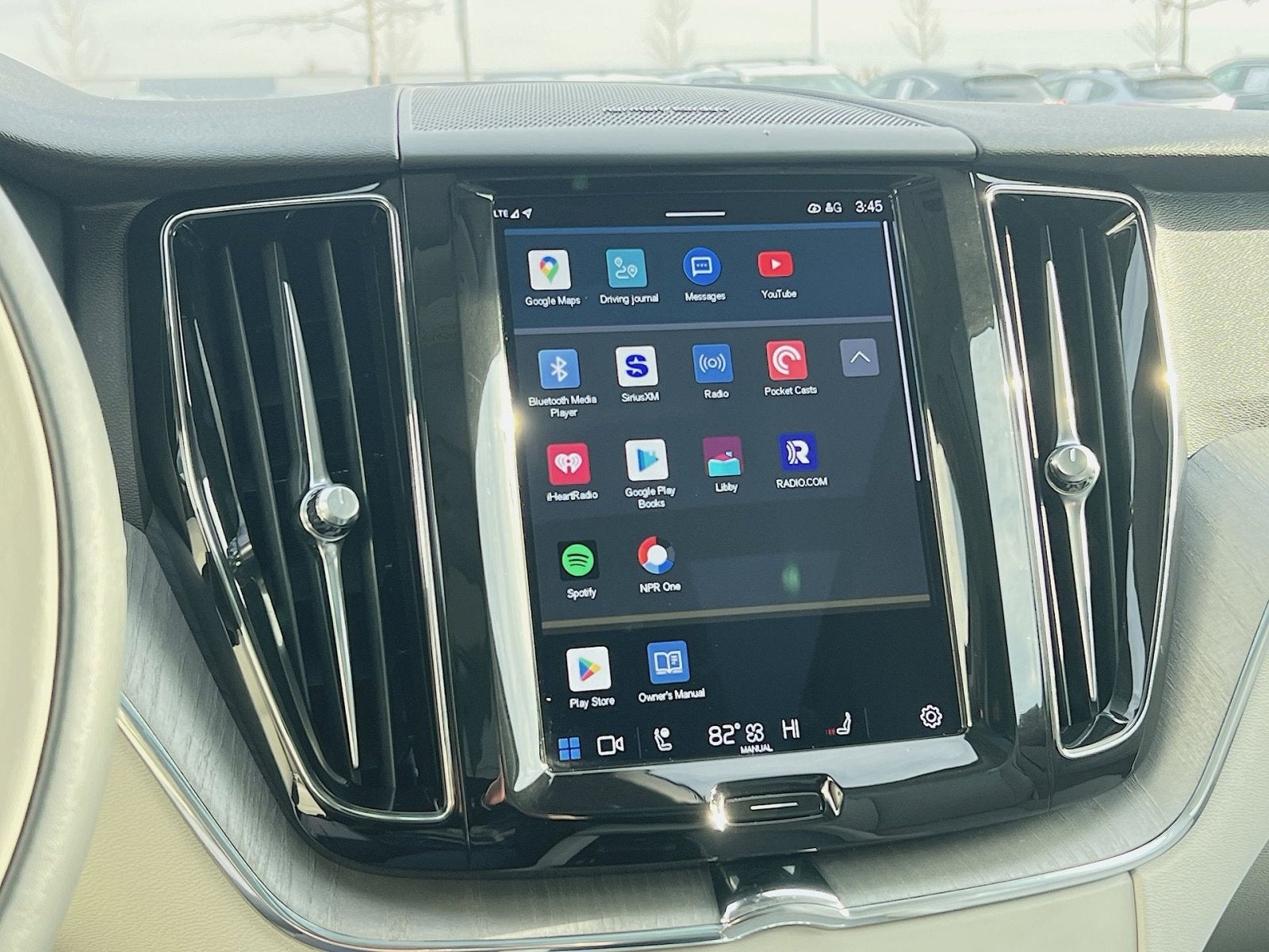 2023 Volvo XC60 B5 Plus Bright Theme