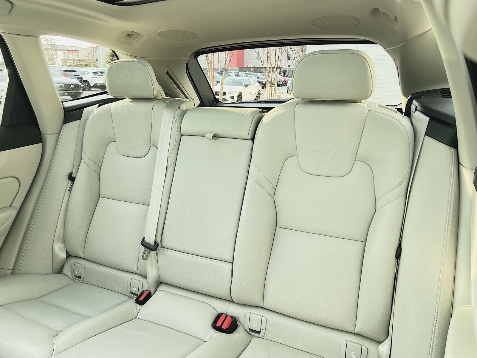 2023 Volvo XC60 B5 Plus Bright Theme