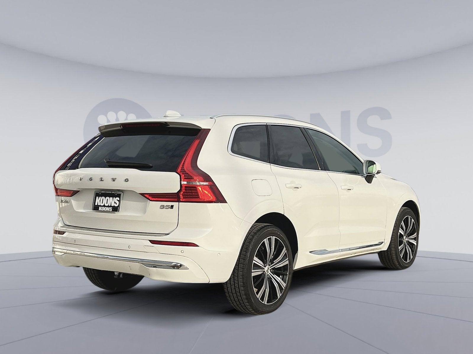 2023 Volvo XC60 B5 Plus Bright Theme
