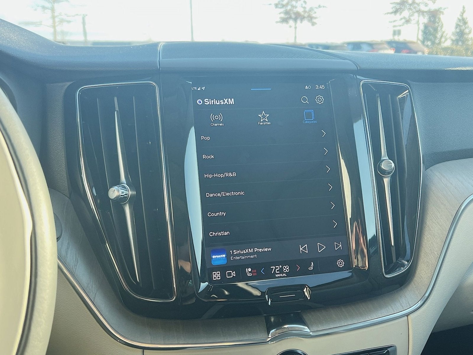 2023 Volvo XC60 B5 Plus Bright Theme