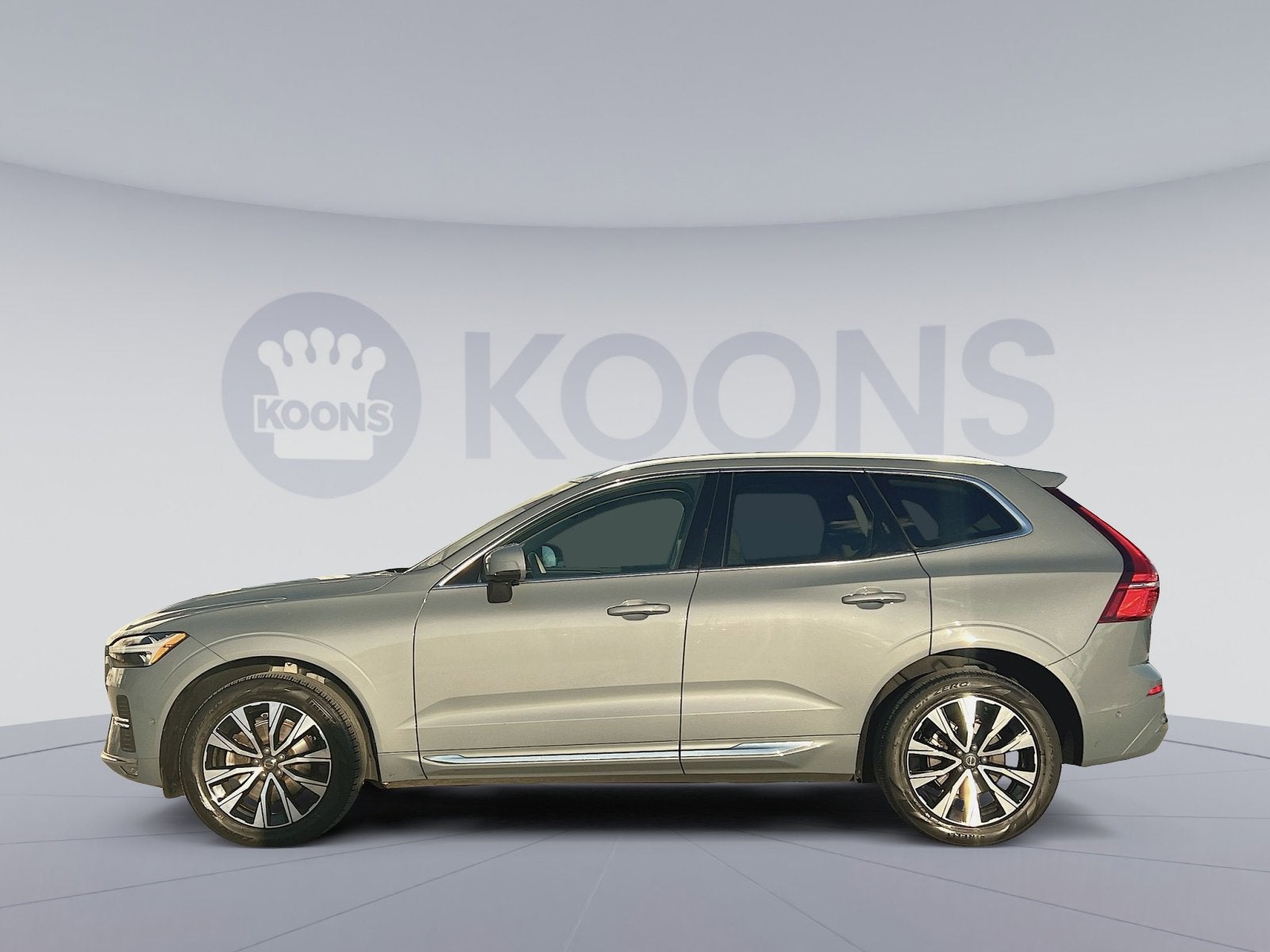 2023 Volvo XC60 B5 Plus Bright Theme