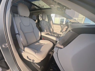 2023 Volvo XC60 B5 Plus Bright Theme