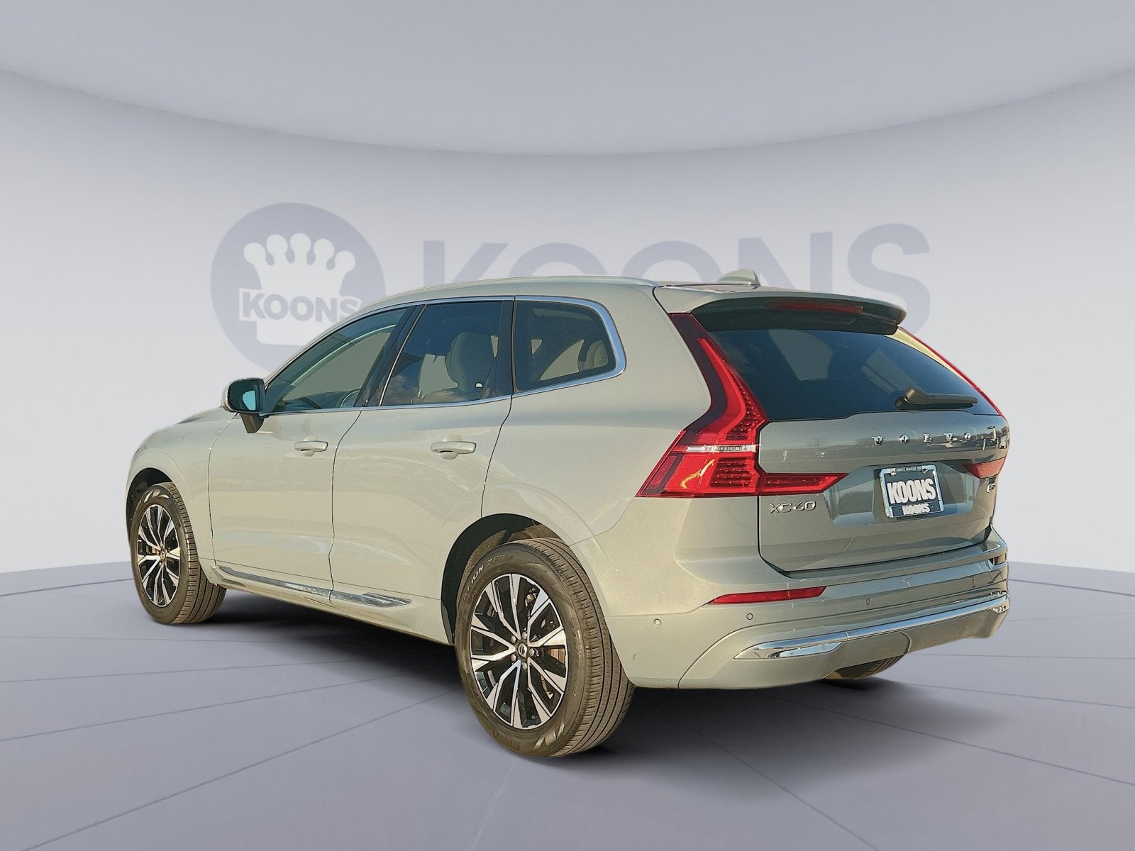 2023 Volvo XC60 B5 Plus Bright Theme