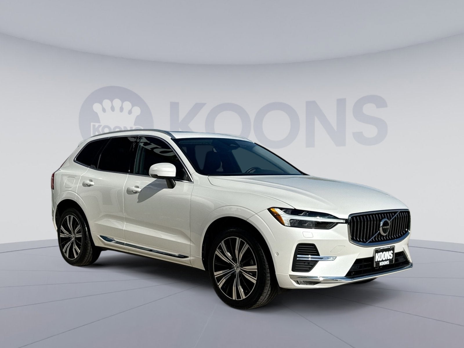 2023 Volvo XC60 B5 Plus Bright Theme