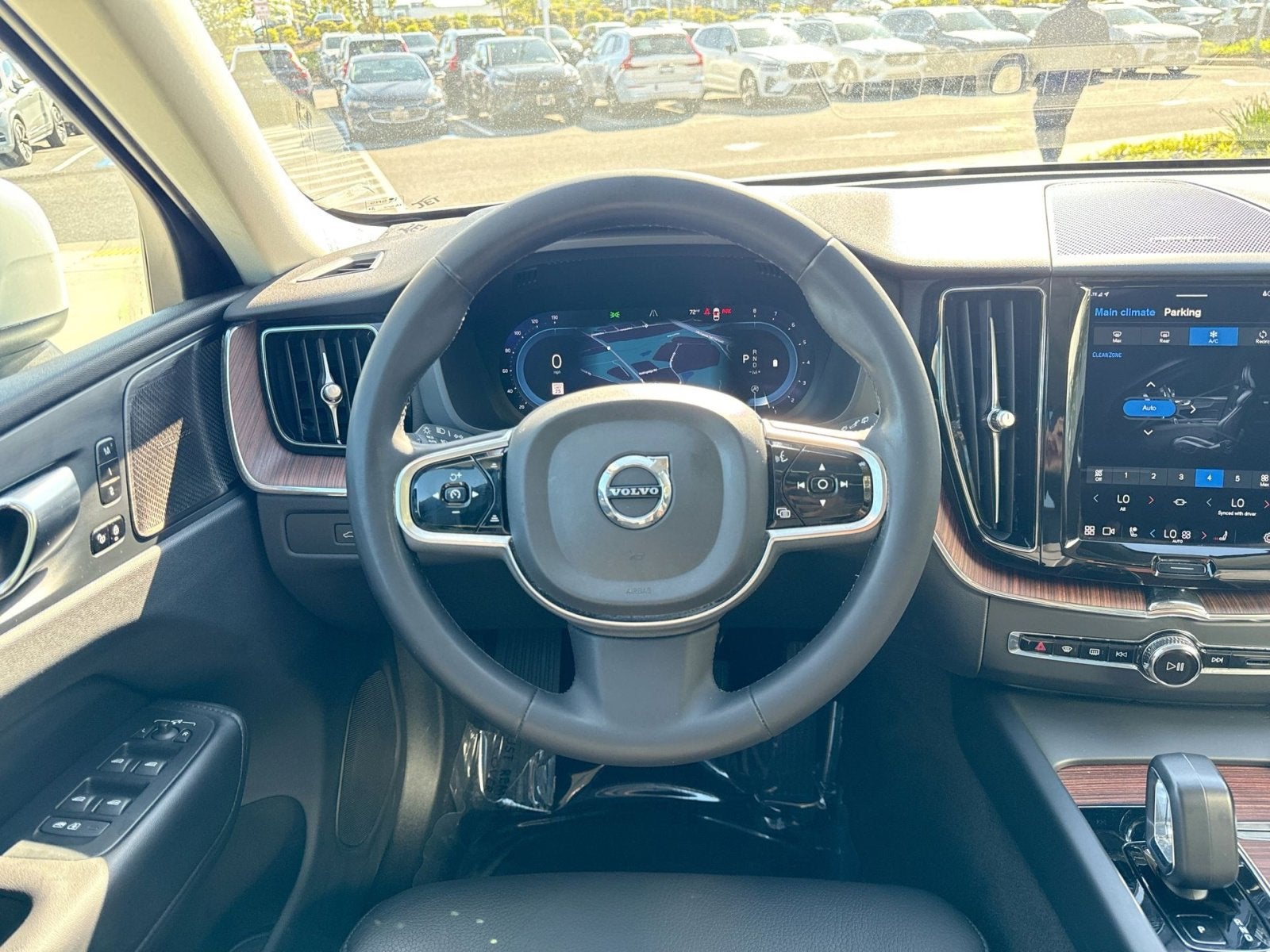 2023 Volvo XC60 B5 Plus Bright Theme